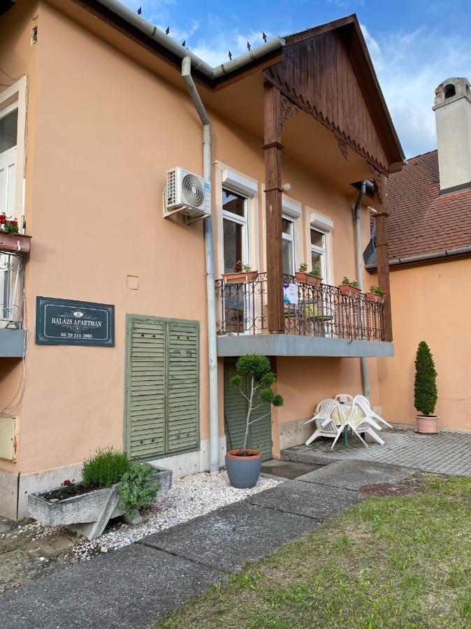 Balazs Apartman เอ็กเกอร์ ภายนอก รูปภาพ