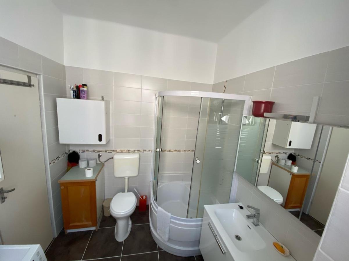 Balazs Apartman เอ็กเกอร์ ภายนอก รูปภาพ