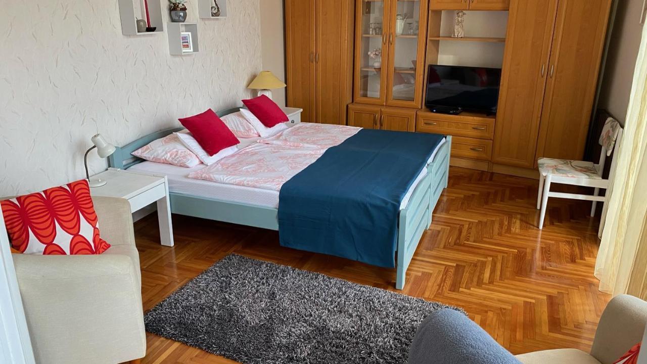 Balazs Apartman เอ็กเกอร์ ภายนอก รูปภาพ