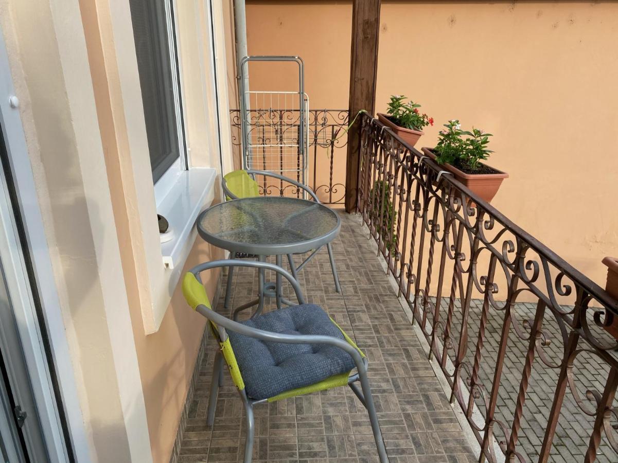 Balazs Apartman เอ็กเกอร์ ภายนอก รูปภาพ