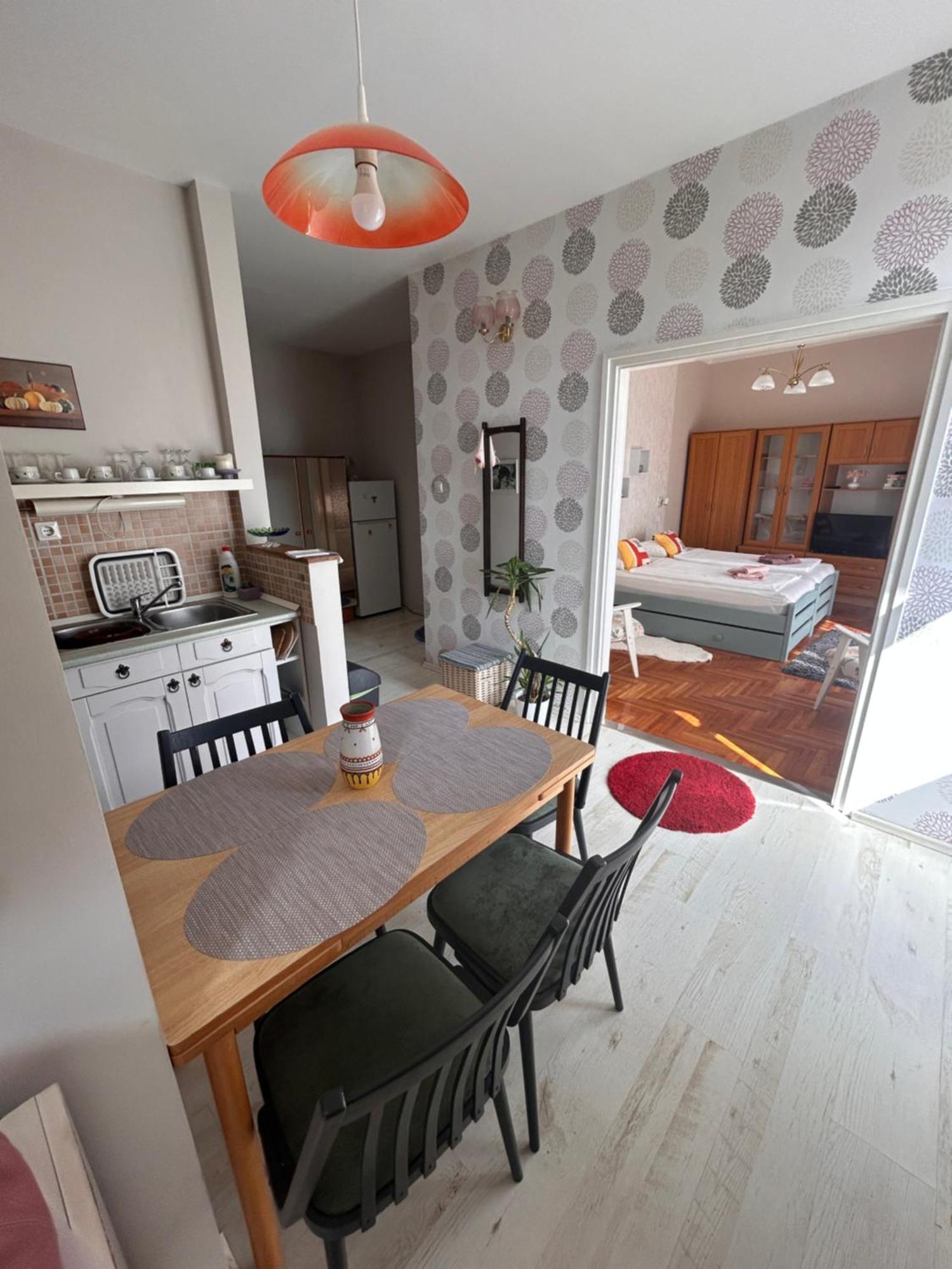 Balazs Apartman เอ็กเกอร์ ห้อง รูปภาพ