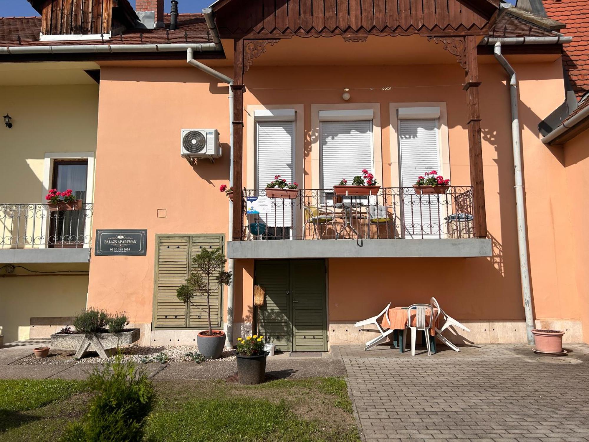 Balazs Apartman เอ็กเกอร์ ห้อง รูปภาพ